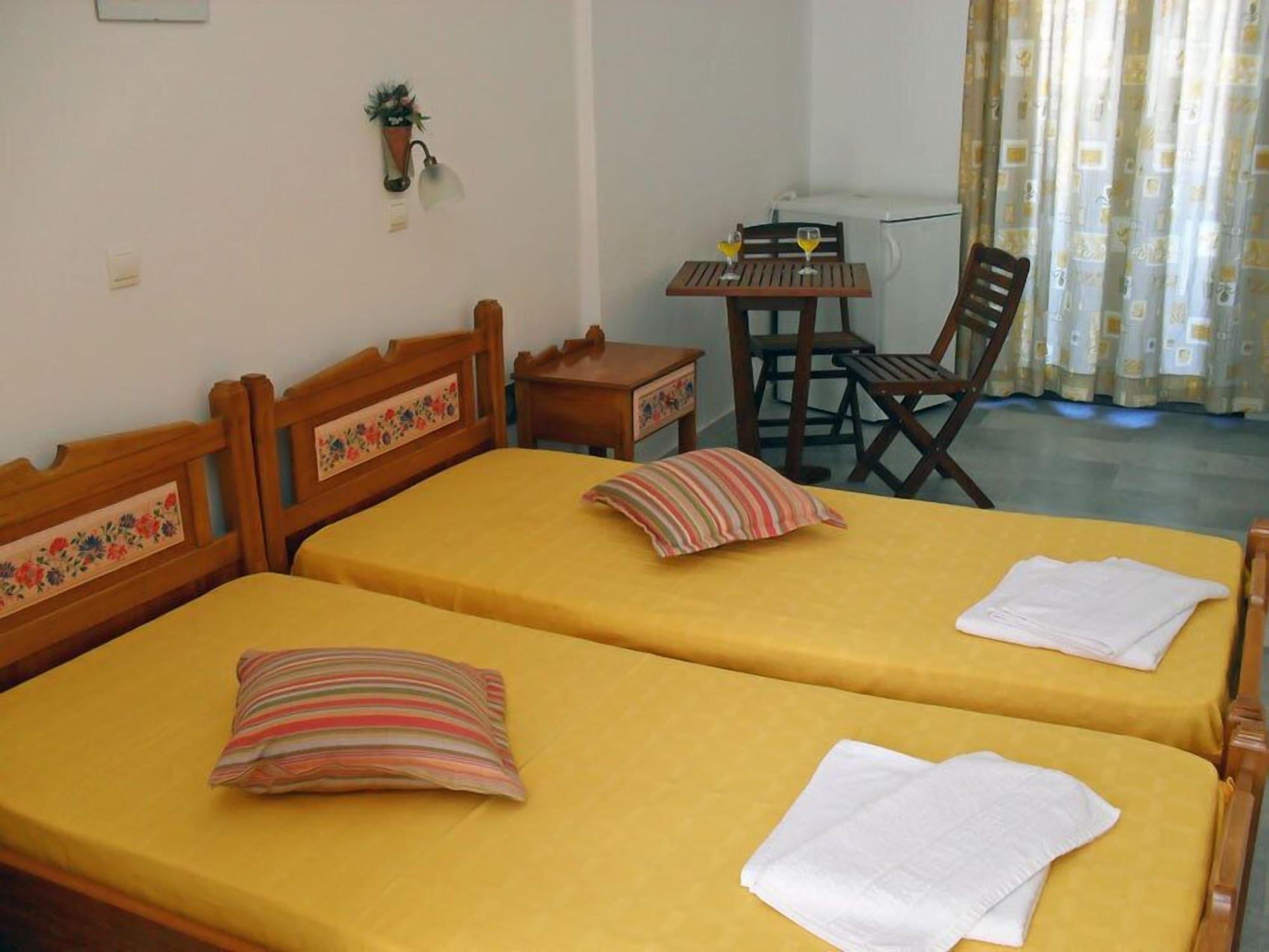 Fikas Hotel Naxos City エクステリア 写真