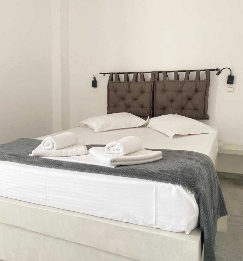 Fikas Hotel Naxos City エクステリア 写真