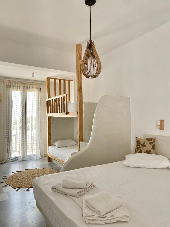 Fikas Hotel Naxos City エクステリア 写真