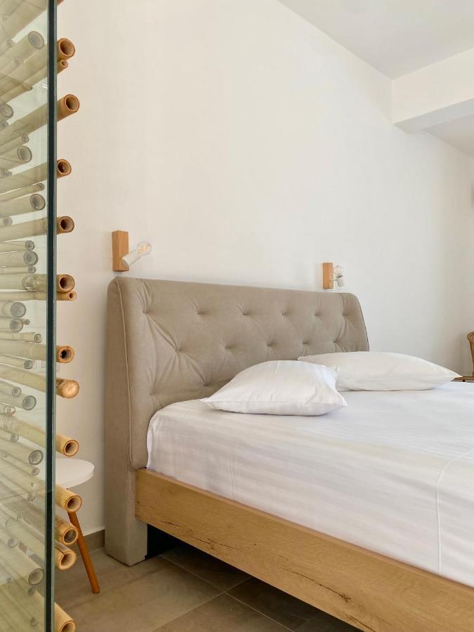 Fikas Hotel Naxos City エクステリア 写真